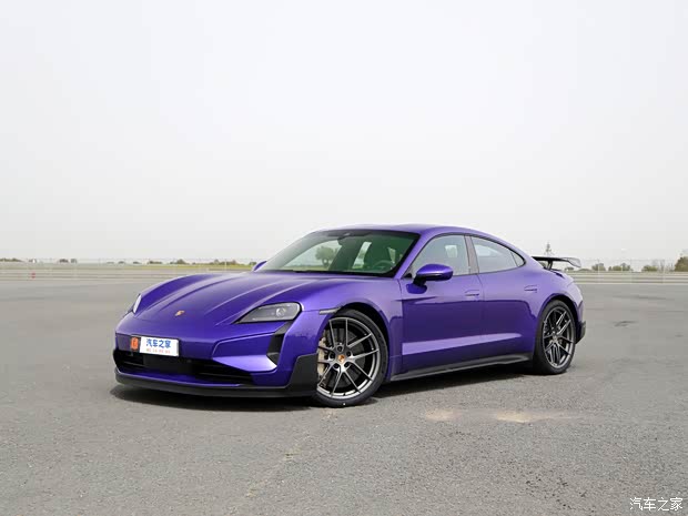 详细阅读:售91.80万起/配置有升级 选装价格有调整 2026款保时捷Taycan上市 售91.80万起/配置有升级 选装价格有调整 2026款保时捷Taycan上市