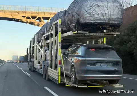 小米鸿蒙零跑蔚来，家庭车市硝烟再起，技术分水岭已现